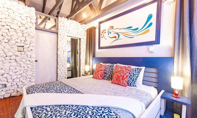 Gambier Apartment | Parrot Cottage at Viking Hill - Love Beach
