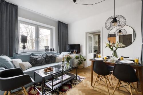 Muranow Apartment | Parrot Dream
