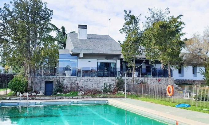 Alpedrete House | PasiasHouse Casa de la Sierra Madrileña, Private and Exclusive