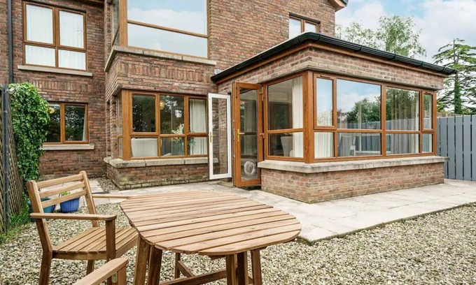 Holywood House | Pass the Keys | Beautiful 3 BR Retreat in the Holywood Hills