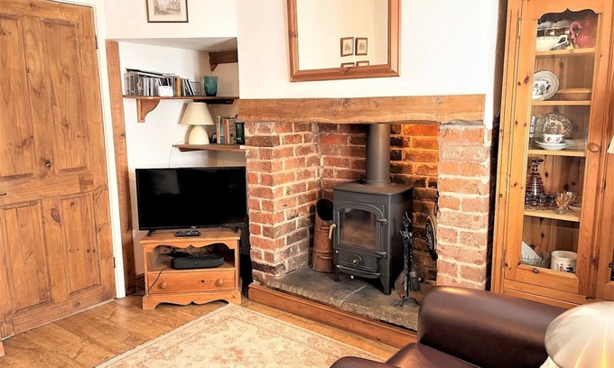 Ludwel House | Pass the Keys | Cosy cottage with views over the Shropshire hills