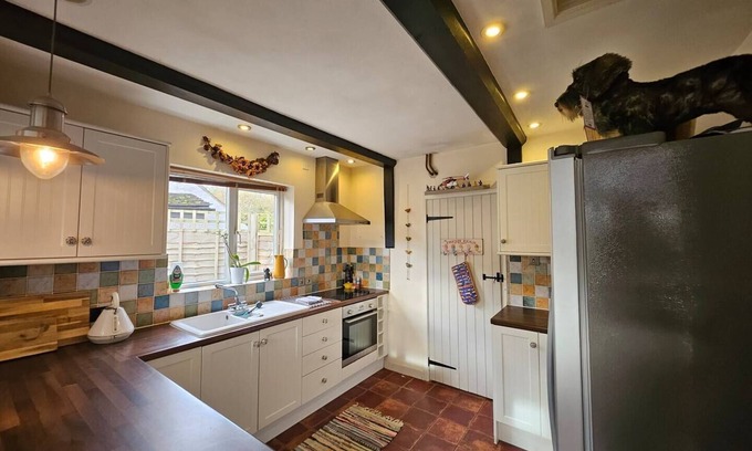 Sedgeberrow House | Pass the Keys | Enchanting Country Cottage in Sedgeberrow