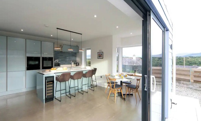 Bangor House | Pass the Keys | Large Modern Home in Bangor