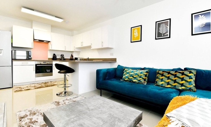 Whitchurch Apartment | Pass the Keys | Sleek 1 Bed Apartment w Parking