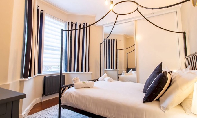 Jesmond House | Pass the Keys | Spacious 3-Bedroom Flat in the Heart of Jesmond
