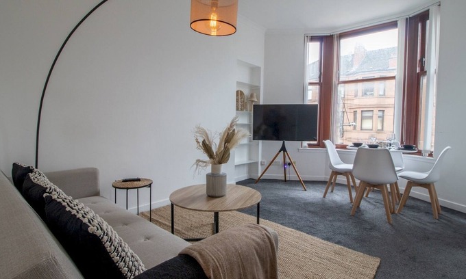 Glasgow Apartment | Pass the Keys | Stay in Glasgow South