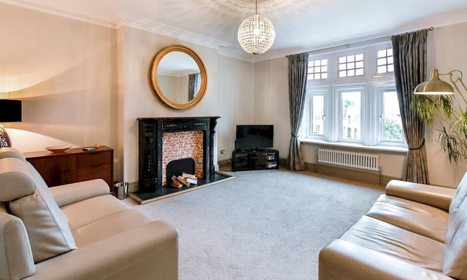 Uplands Apartment | Pass the Keys | Stunning 2 bedroom apartment in Uplands