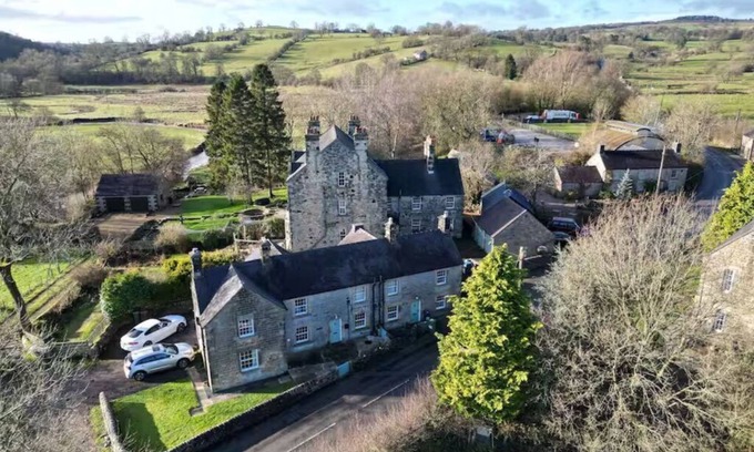 Hulme End House | Pass the Keys | The Old Shop Cosy Cottage for 6 & Furry Friends