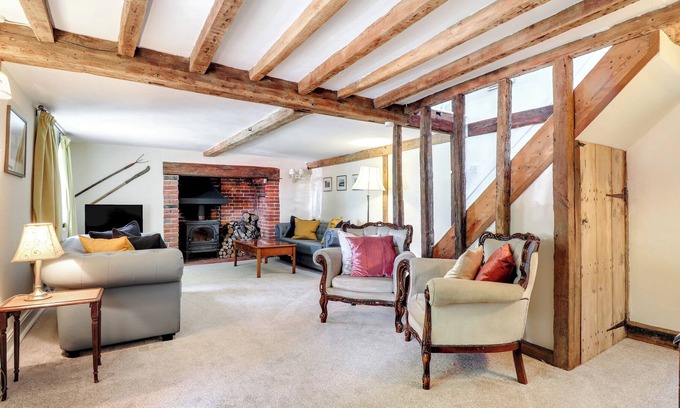 Horsmonden House | Pass the Keys | Village Green Cobbler's Cottage