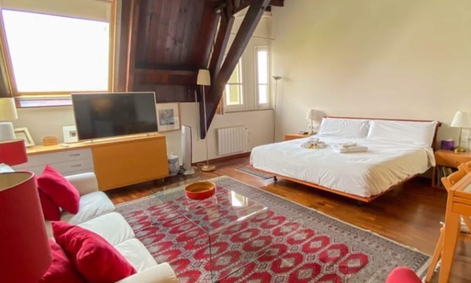 Eixample Apartment | Passeig De Gracia- Heart of the City. Best Location.
