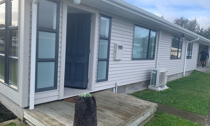 Patea House | Patea Hurleys Retreat House sleeps 8