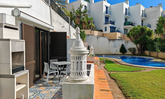 Patio Apartment | Páteo Apartment - Pool, BBQ and Garden View