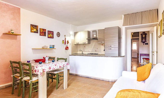 Marina di Campo Apartment | Patrizia, apartment a few steps from the pedestrian center of Marina di Campo equipped with air cond