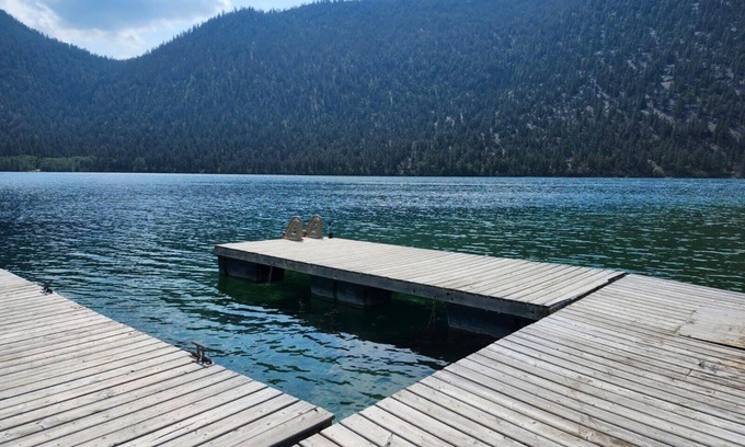 Squamish-Lillooet Regional District Cabin | Pavilion Lake Waterfront