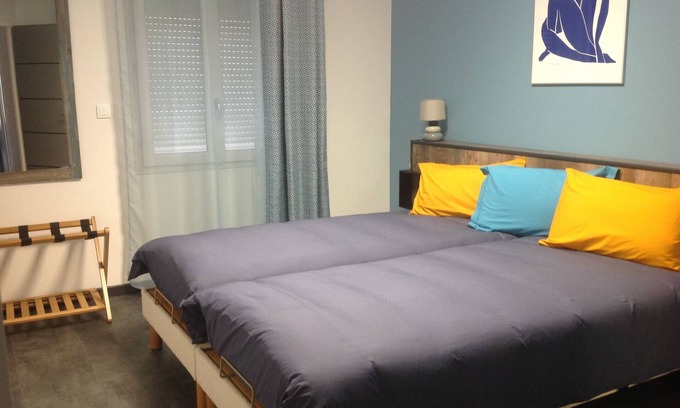 Montmirail House | PAVILION T3 furnished on closed ground