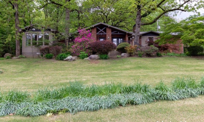 Morrilton House | Paw Paw Tree Estate at the foothills of Petit Jean Mt. next to Arkansas River.