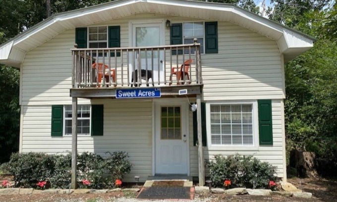 Loganville House | Peace and Quiet at Sweet Acres