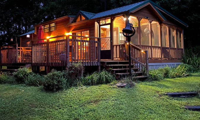 Halfway Cabin | Peace And Quiet Of Country Living Yet Close To Modern Convenience.