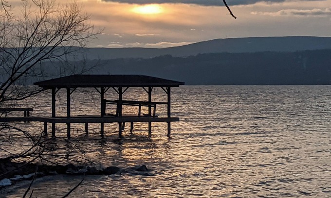 Rushville House | Peace of the Lake: Lakeview sunsets, sauna & enjoy the lake!