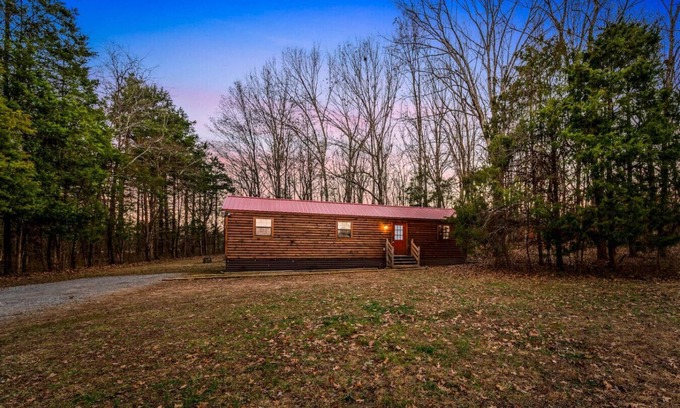 Mount Juliet Cabin | Peaceful 2BR cabin w/Firepit+ Yard* Near Nashville