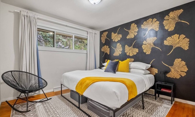 Glenbrook House | Peaceful 3-Bed Retreat Near Shopping & Nature