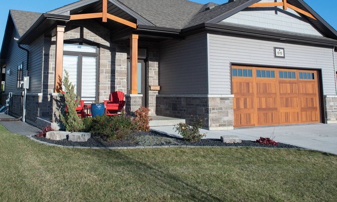 Chatham-Kent House | Peaceful 3 Bedroom Home w/ Hot Tub + Games Room