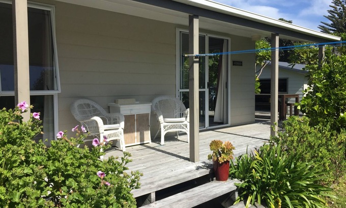 Waikanae House | Peaceful bach located close to the beach
