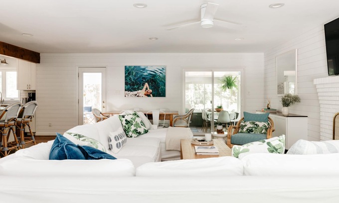Southern Shores House | Peaceful Beach Retreat in Southern Shores.Beach Front Parking Passes included