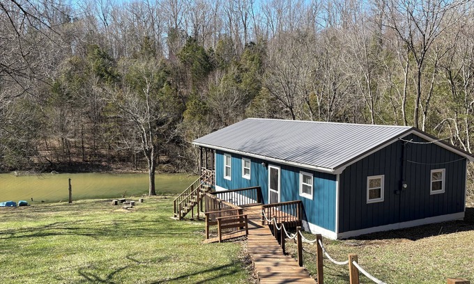 Chaplin House | Peaceful Bourbon Trail Lake House Kayaks, Fire Pit, Keeneland, Fishing, Canoe