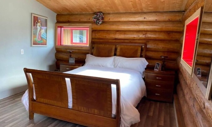 Delta Junction Cabin | Peaceful cabin on gravel pits