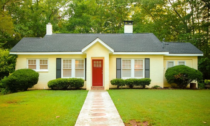 Roswell Cottage | Peaceful Cottage in Heart of Historic Roswell