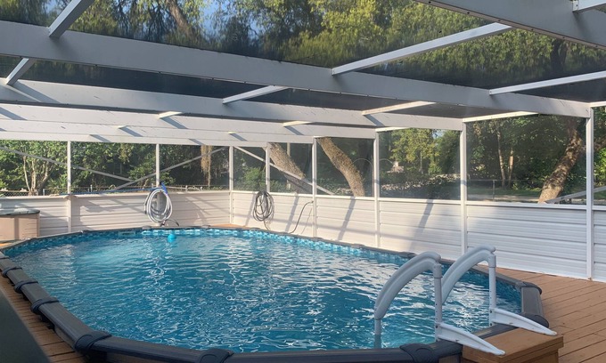 Fort McCoy House | PEACEFUL COTTAGE WITH SCREENED POOL UNDER THE OAKS IN THE OCALA NATIONAL FOREST!
