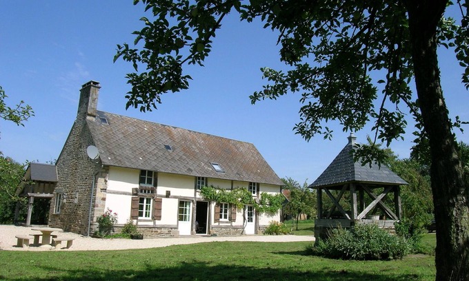 Isigny-le-Buat House | Peaceful Countryside Home