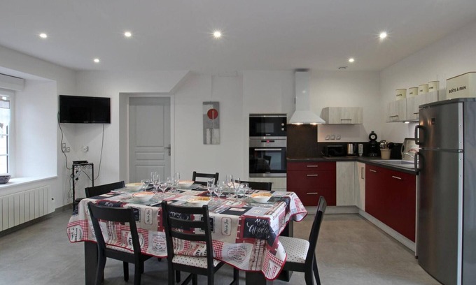 Le Mesnil Cottage | Peaceful country house with garden, near Cotentin beaches