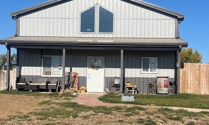 McCook House | Peaceful Country Retreat ideal for hunters and families
