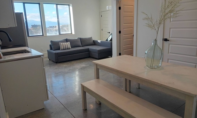 Spring City Apartment | Peaceful, cozy, with a pool! - sleeps 10-13 with stunning mountain views