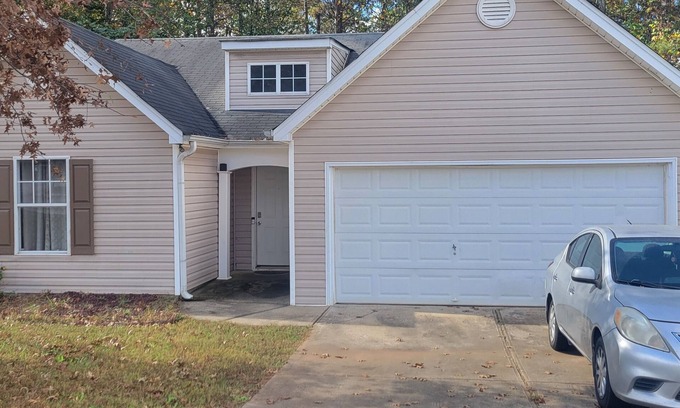 Villa Rica House | Peaceful Family Retreat in Villa Rica 2BR/2BA with Comfort and Charm!