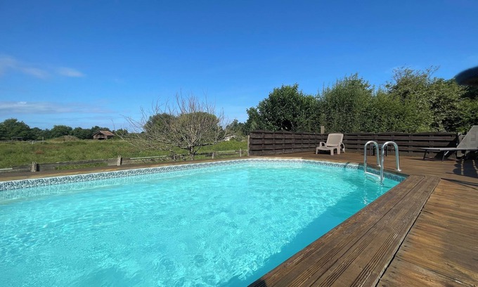 Audenge House | Peaceful haven with swimming pool near the port and beach