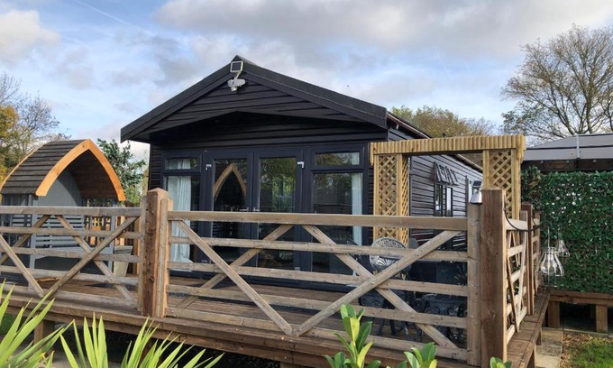 Sturton By Stow House | Peaceful Holiday Lodge with Hot Tub