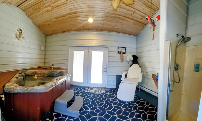 Fennville House | Peaceful home in the woods, Saugatuck Township