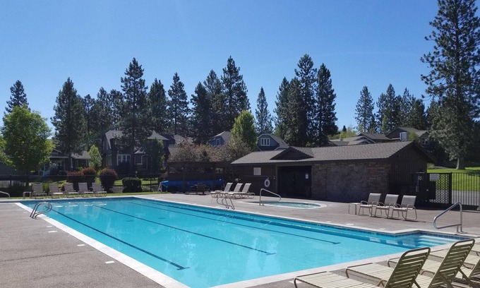Century West House | Peaceful in the Parks