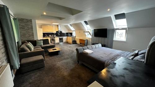 Colchester Apartment | Peaceful LARGE Studio Flat Colchester