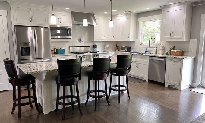 Mossy Oaks House | Peaceful Nature Retreat Centrally Located with Pool - Family-Friendly