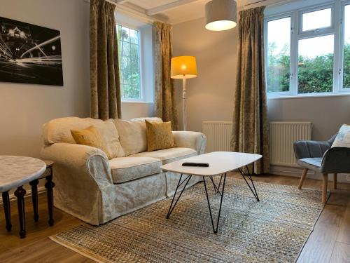 Halvergate Apartment | Peaceful Norfolk Broads 1 Bedroom 2 bath annexe