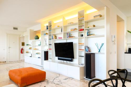 Parioli Apartment | Peaceful Penthouse with Garage by NDP rent