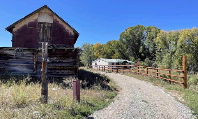 Gunnison House | Peaceful, Private Ranch House with Expansive Views