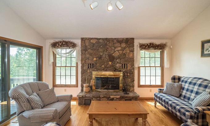 Bonne Terre House | PEACEFUL retreat in NATURE on 100-Acre Property