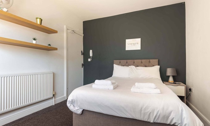 Doncaster House | Peaceful Room in Doncaster Shared House w Kitchen