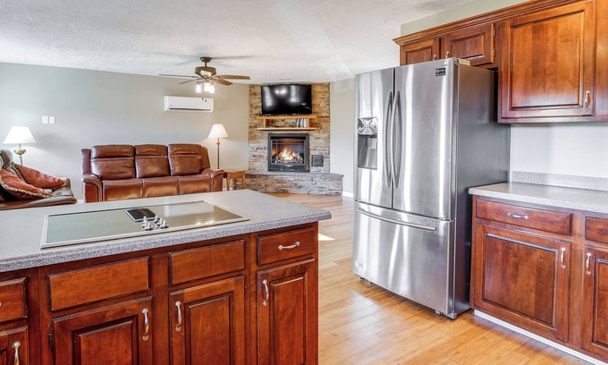 Russell Springs Cottage | Peaceful Russell Springs Home w/Fire Pit & Pond!