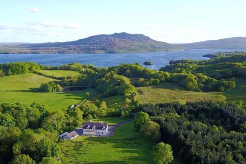 Fivemilebourne House | Peaceful, scenic family home